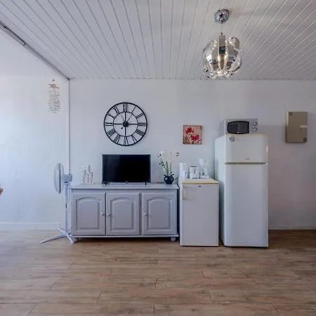 Front De Mer-24 By Interhome