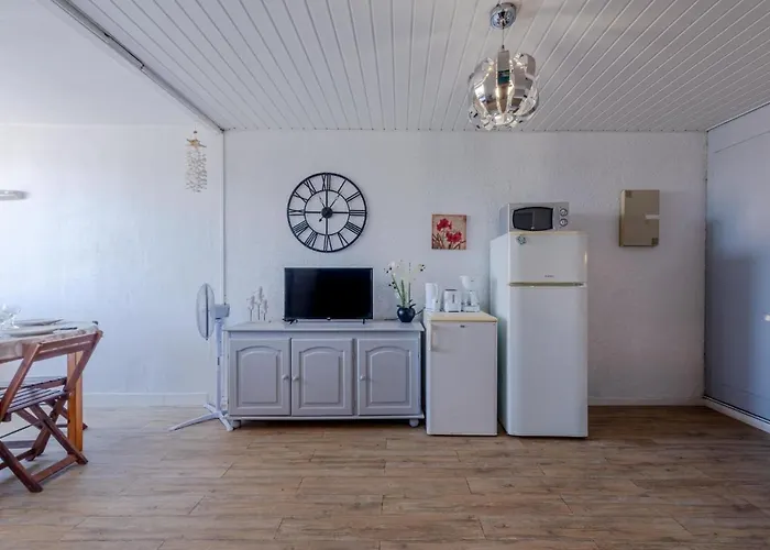 Front De Mer-24 By Interhome